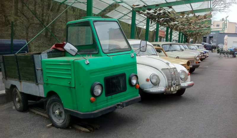 Illustration for article titled This Cute Little East German Truck Has A Higher Payload Rating Than A Ford F-250